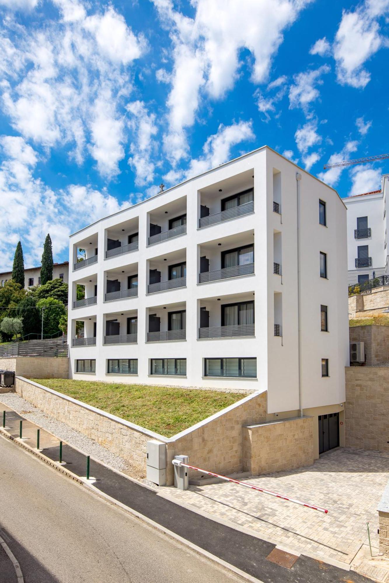 Belinda Apartments With Balcony & Private Parking Opatija Exterior foto