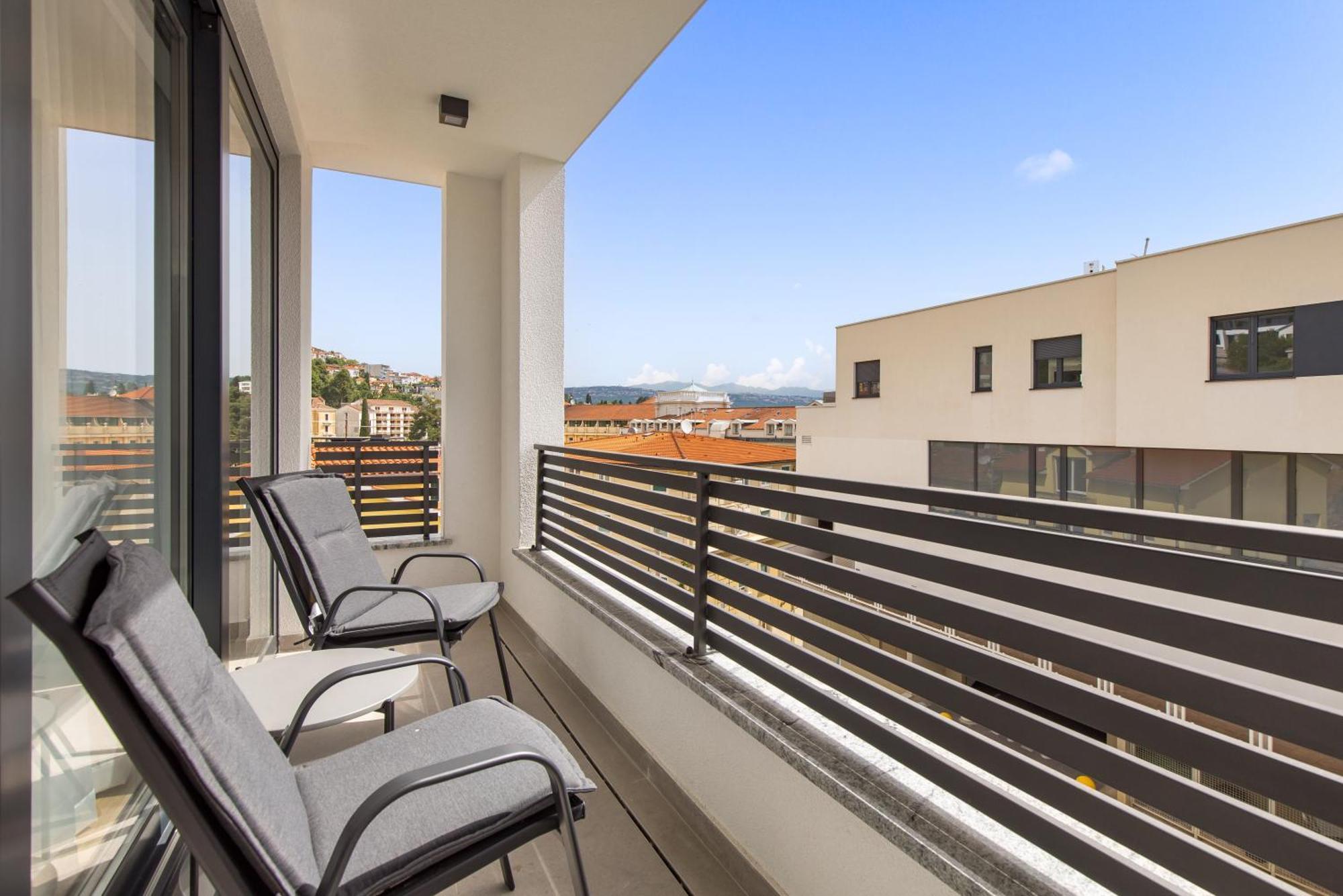 Belinda Apartments With Balcony & Private Parking Opatija Exterior foto