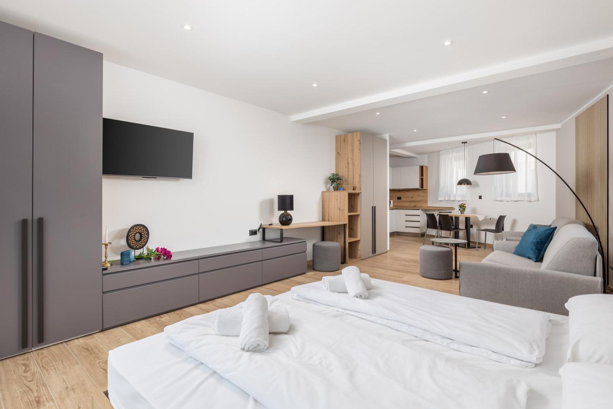 Belinda Apartments With Balcony & Private Parking Opatija Exterior foto