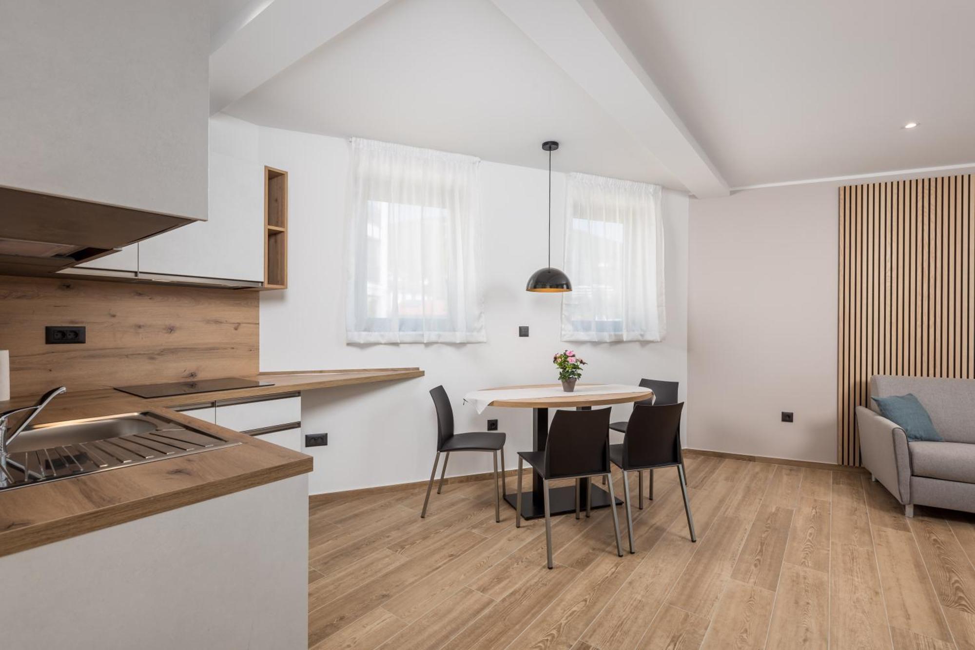 Belinda Apartments With Balcony & Private Parking Opatija Exterior foto